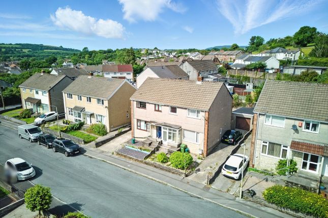 Queens Drive, Pontypridd CF38 3 bed semi