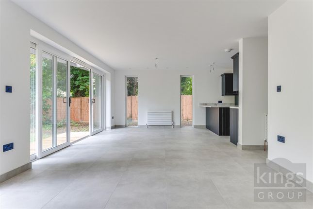 Roden Close, Harlow 3 bed detached house for sale