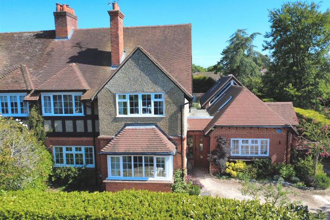 4 bedroom semi-detached house for sale