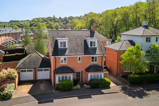 Sierra Road, Buckinghamshire HP11 5 bed detached house for sale