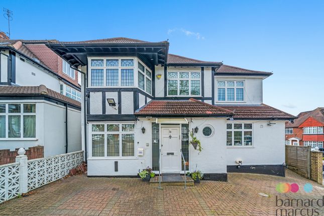 6 bedroom detached house for sale