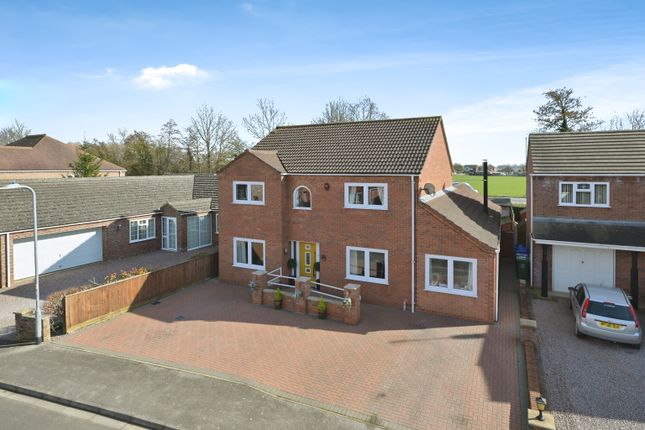 6 bedroom detached house for sale