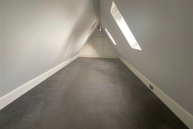 Queens Road, Broadstairs, Kent 2 bed flat for sale