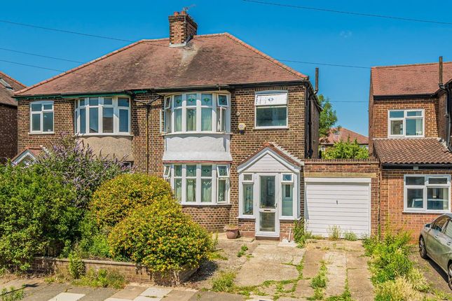 Roxborough Avenue, Isleworth TW7 3 bed semi