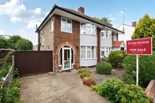 Uxbridge Road, Hampton Hill, TW12 3 bed semi