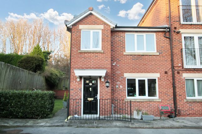 Neville Street, Platt Bridge, WN2 2 bed flat for sale