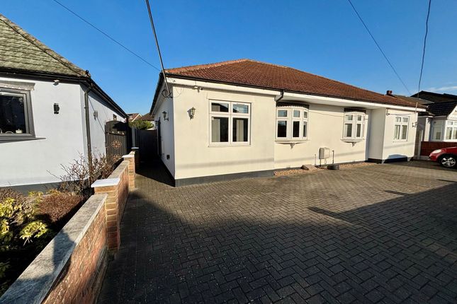 Stanley Road North, Rainham, RM13 3 bed semi