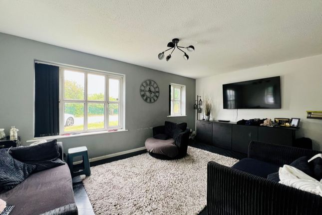 Warden Hill Road, Luton, Bedfordshire 3 bed detached house for sale