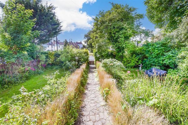 West Cross, Tenterden, Kent 2 bed flat for sale