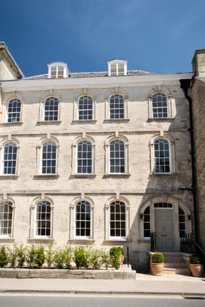 Dollar Street, Cirencester GL7 7 bed townhouse for sale
