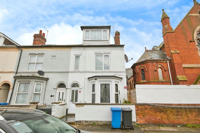 6 bedroom end of terrace house for sale