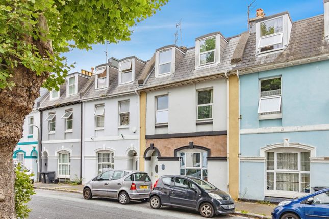 6 bedroom terraced house for sale