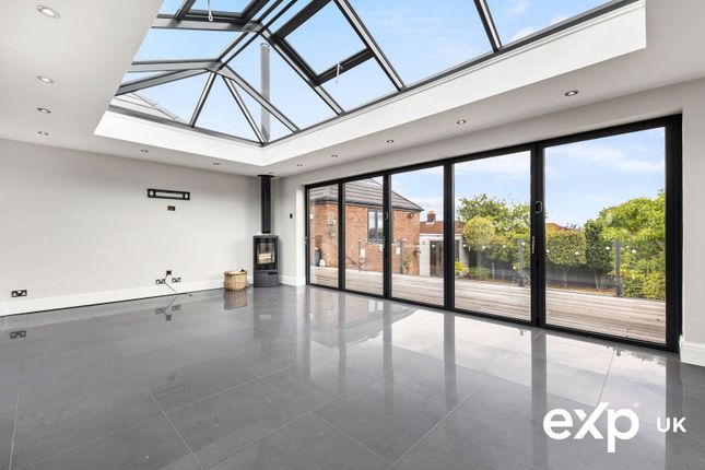 Southwell Road West, Mansfield NG18 4 bed detached bungalow for sale