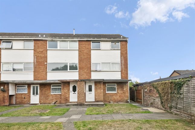 Harrogate Court, Slough 2 bed flat for sale