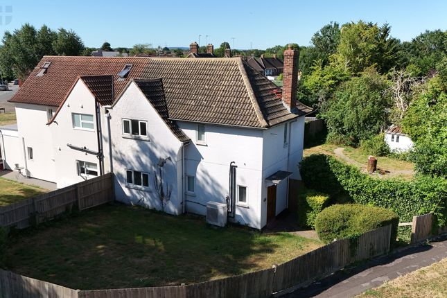 Chestnut Crescent, Aylesbury... 3 bed semi