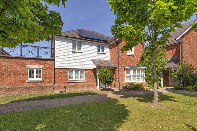 Regent Way, Kings Hill, ME19 4EB 5 bed detached house for sale