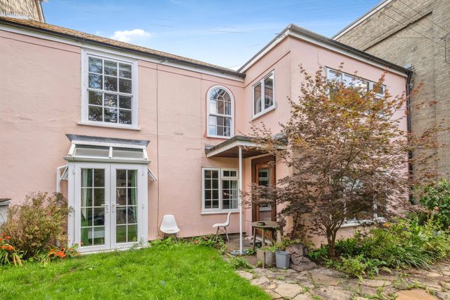 2 bedroom ground floor flat for sale
