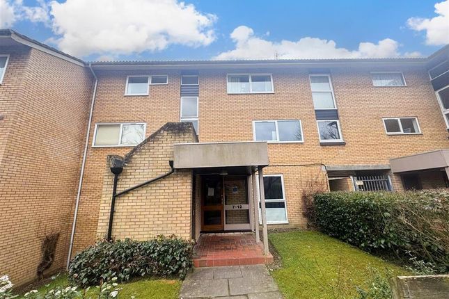 Pixton Way, Forestdale, Croydon, Surrey 1 bed ground floor flat for sale