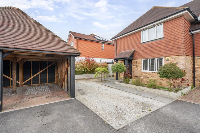 Swan Close, Ashington, RH20 3 bed semi