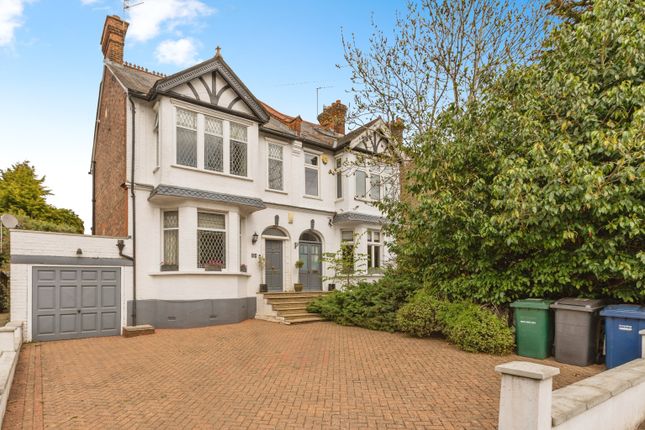 4 bedroom end of terrace house for sale