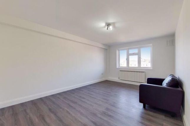 Commercial Road, London E1 2 bed flat for sale