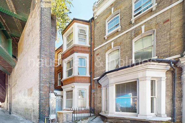 Studio flat for sale