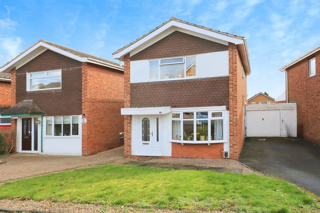 3 bedroom link detached house for sale