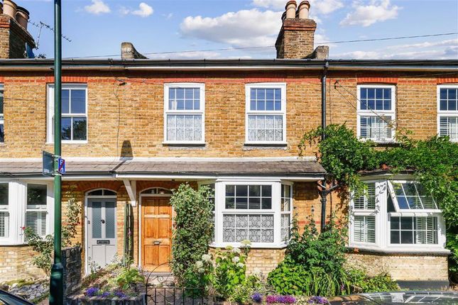 Railway Road, Teddington TW11 2 bed house for sale