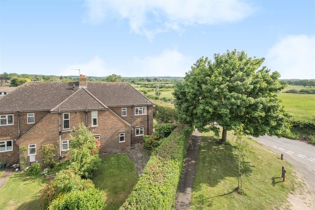 Farleys Close, West Horsley 3 bed semi