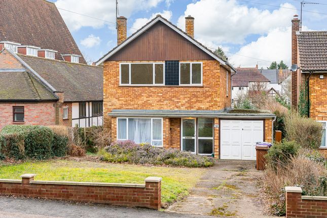 London Road, Knebworth SG3 3 bed detached house for sale