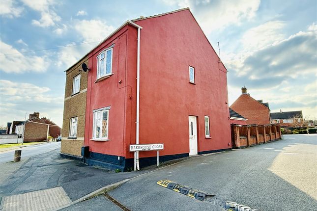 2 bedroom semi-detached house for sale