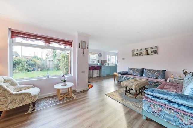 Woking,  Surrey,  GU21 6 bed detached house for sale