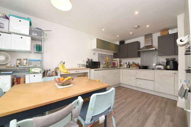 Barnes Wallis Way, St Albans AL2 3 bed semi