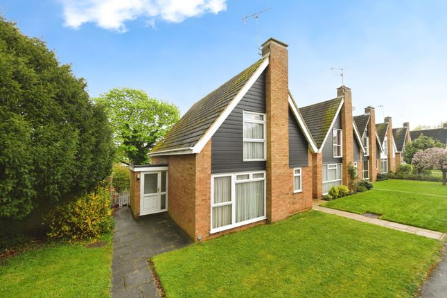 2 bed detached house