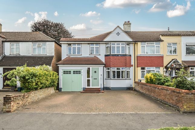 Meadway, Surrey TW18 4 bed end of terrace house for sale