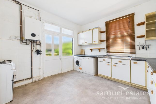 Barcombe Avenue, Streatham, SW2 3 bed maisonette for sale