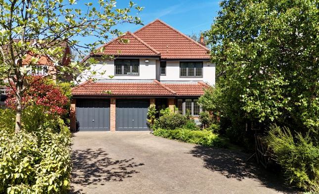 4 bedroom detached house for sale