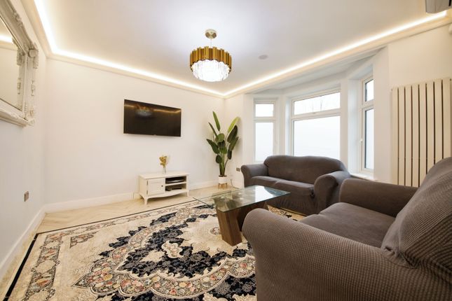 5 bedroom semi-detached house for sale