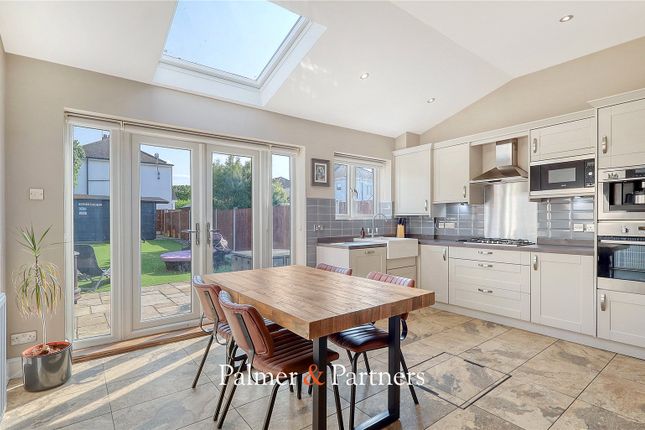 Loftin Way, Chelmsford CM2 3 bed terraced house for sale