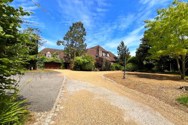 London Road, Hailsham, East Sussex, BN27 4 bed detached house for sale
