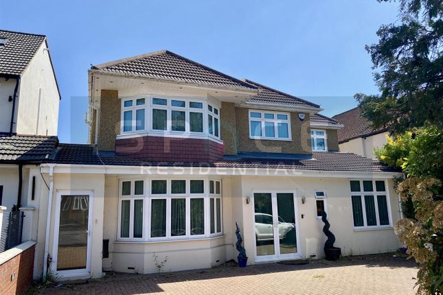 5 bed detached house