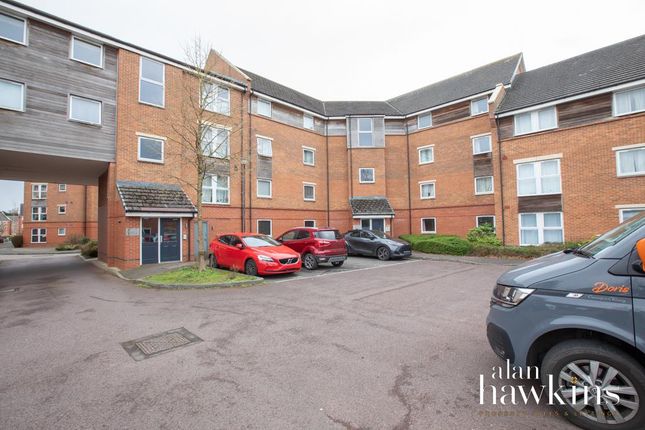 Chain Court, Swindon SN1 4 2 bed apartment for sale