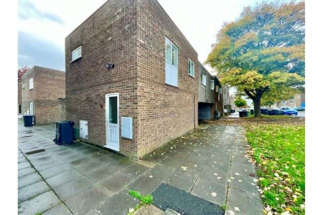 2 bed maisonette