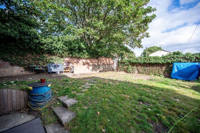 Nightingale Place, Woolwich, London... 3 bed semi