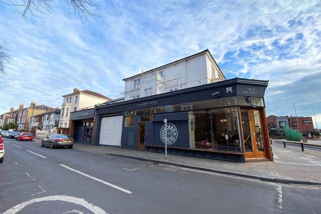 Victoria Road South, Portsmouth 2 bed apartment for sale