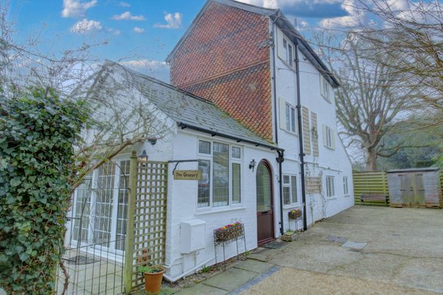 2 bedroom detached house for sale