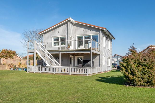 Fritton, Caldecott Hall 3 bed lodge for sale