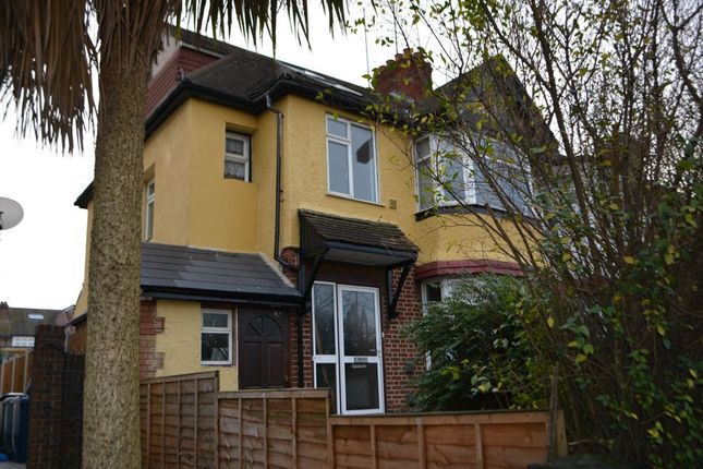 Studio flat for sale