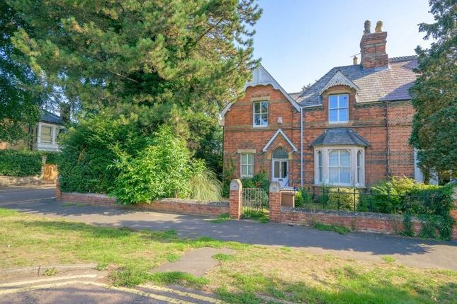 Clarkson Avenue, Wisbech... 5 bed semi