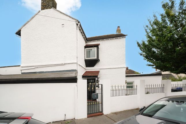 Raymead Avenue, Thornton Heath, CR7 3 bed detached house for sale